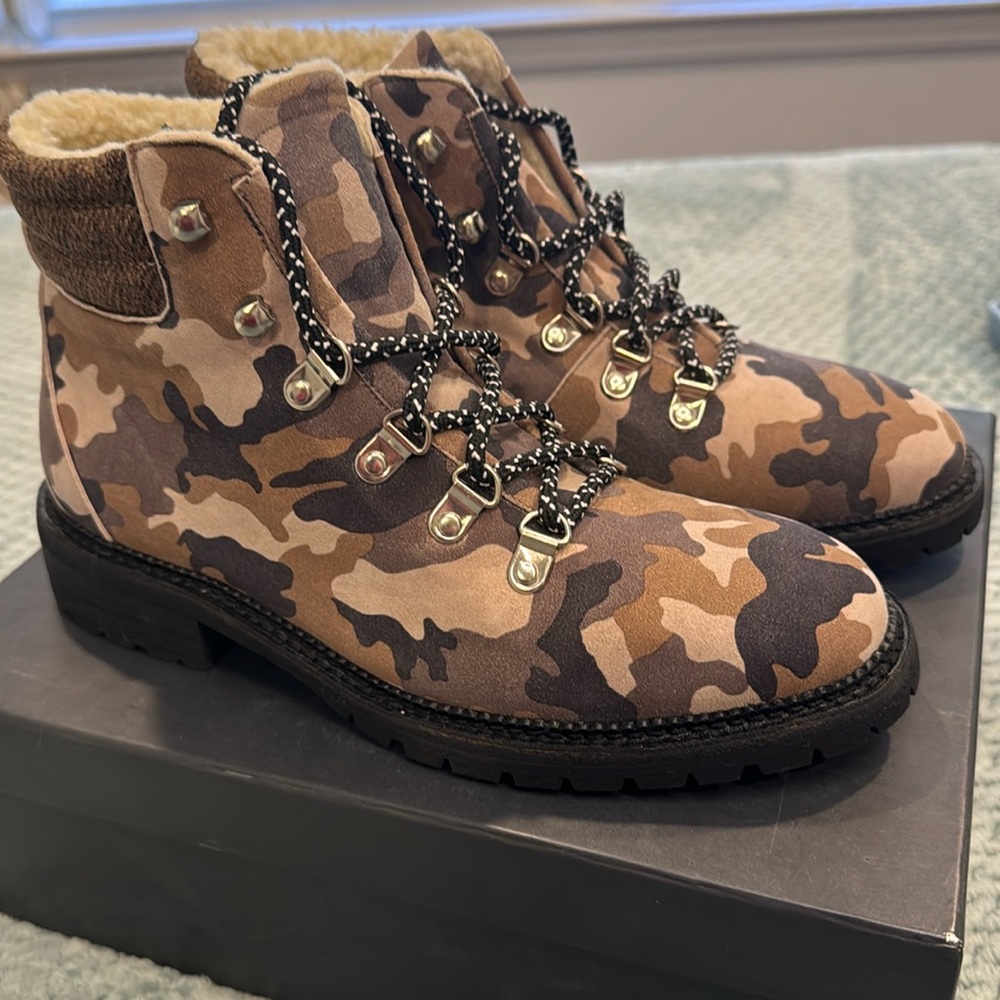 NWB Silent D from Anthropologie Rexi taupe camo suede boots size 38 (8).